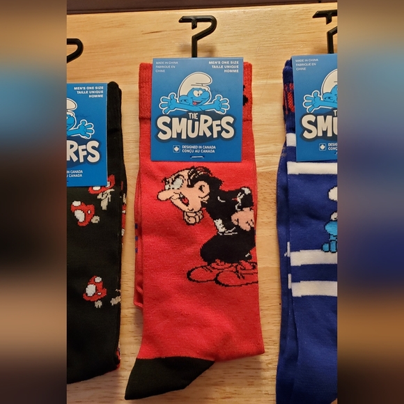 3 Pairs of Mens Smurf Crew Socks New - Picture 3 of 4